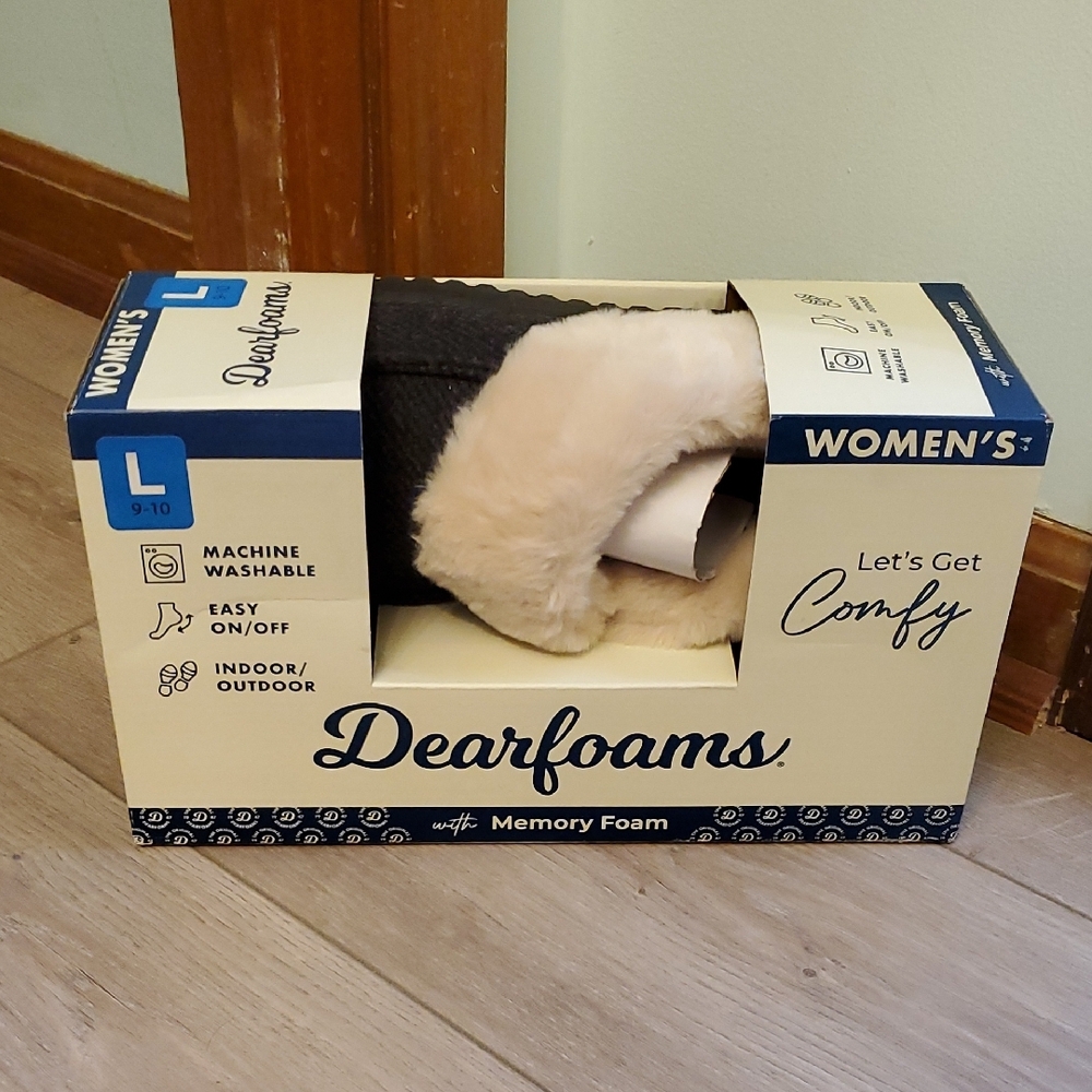 Dearfoams Women's Black and Cream Slippers